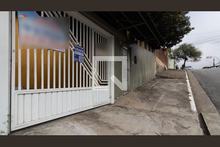 Fachada e plaquinha de casa à venda com 5 quartos, 208m² em Jardim Ponte Rasa, São Paulo