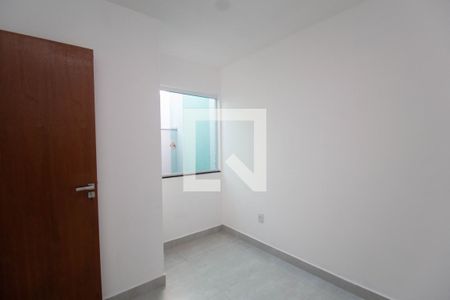 Quarto 2 de apartamento para alugar com 2 quartos, 47m² em Vila Clarice, São Paulo