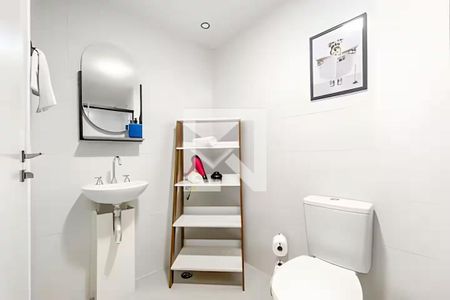Banheiro de apartamento à venda com 1 quarto, 28m² em Pinheiros, São Paulo