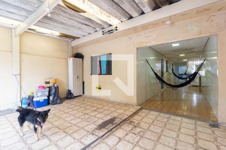 Garagem de casa à venda com 4 quartos, 138m² em Vila Carmosina, São Paulo