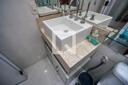 Banheiro social de apartamento à venda com 3 quartos, 110m² em Chácara Califórnia, São Paulo