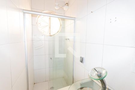 Banheiro da Suíte de casa à venda com 5 quartos, 318m² em Parque das Nações, Santo André