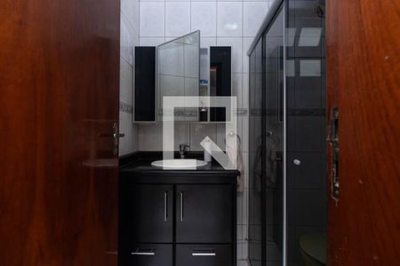 Banheiro de Serviço de casa à venda com 3 quartos, 440m² em Vila Medeiros, São Paulo