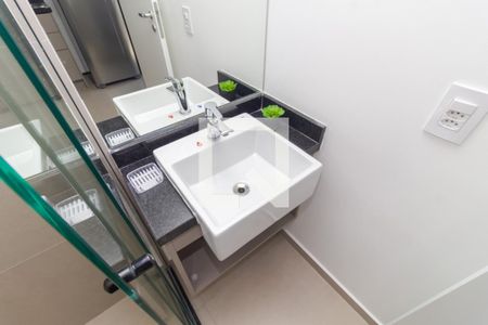 Banheiro de kitnet/studio para alugar com 1 quarto, 20m² em Paraíso, São Paulo