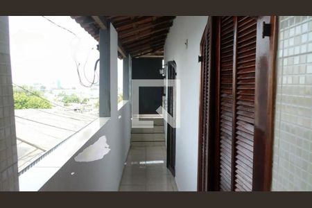 Casa à venda com 3 quartos, 200m² em Jardim Guairaca, São Paulo