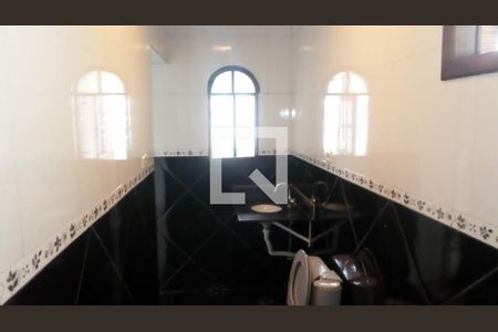 Casa à venda com 3 quartos, 200m² em Jardim Guairaca, São Paulo