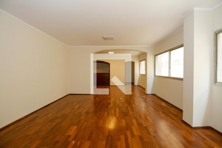 Sala de Estar de apartamento à venda com 3 quartos, 224m² em Cerqueira César, São Paulo