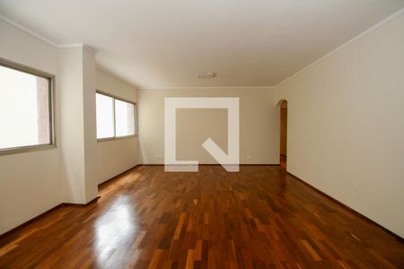 Sala de Estar de apartamento à venda com 3 quartos, 224m² em Cerqueira César, São Paulo