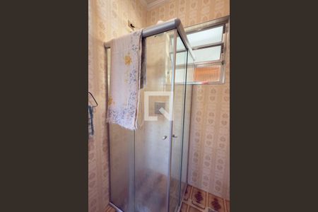 Banheiro de kitnet/studio para alugar com 1 quarto, 42m² em Boqueirão, Praia Grande