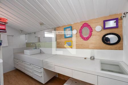 Casa à venda com 4 quartos, 200m² em Santa Rosa, Niterói