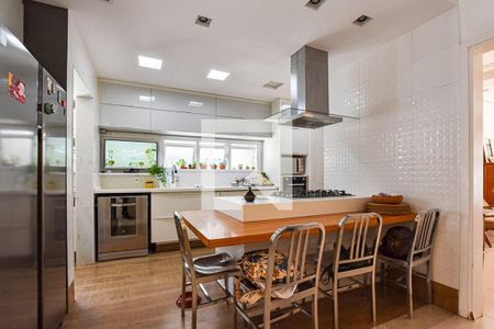 Casa à venda com 4 quartos, 200m² em Santa Rosa, Niterói