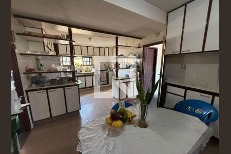 Casa à venda com 5 quartos, 250m² em Engenho do Mato, Niterói