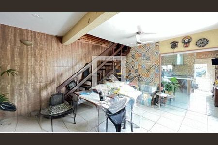 Casa à venda com 5 quartos, 350m² em Itaipu, Niterói