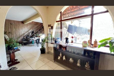 Casa à venda com 5 quartos, 350m² em Itaipu, Niterói