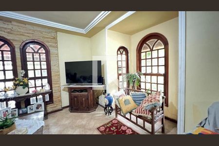 Casa à venda com 5 quartos, 350m² em Itaipu, Niterói