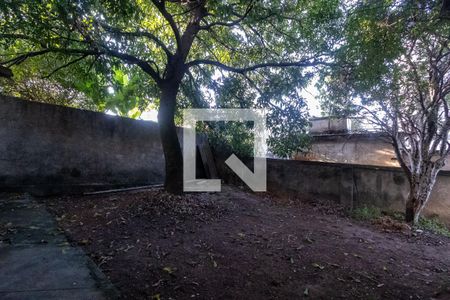 Quintal de casa à venda com 3 quartos, 101m² em Santa Branca, Belo Horizonte