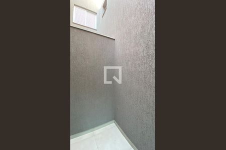 Área de Serviço de casa para alugar com 2 quartos, 130m² em Jardim Santo Alberto, Santo André