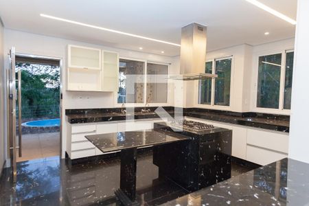 Cozinha de casa de condomínio à venda com 4 quartos, 397m² em Alphaville Nova Lima, Nova Lima
