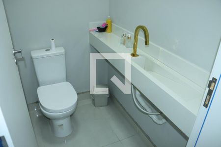 Casa de Condomínio para alugar com 3 quartos, 190m² em Jardim Semiramis, Cotia