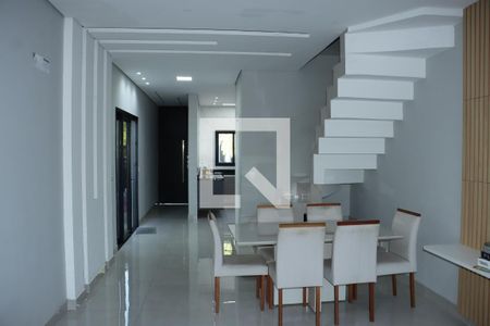 Casa de Condomínio para alugar com 3 quartos, 190m² em Jardim Semiramis, Cotia