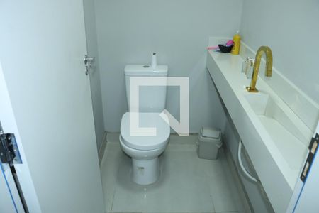 Casa de Condomínio para alugar com 3 quartos, 190m² em Jardim Semiramis, Cotia