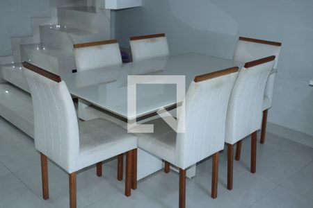 Casa de Condomínio para alugar com 3 quartos, 190m² em Jardim Semiramis, Cotia