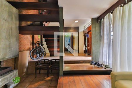 Sala de casa à venda com 8 quartos, 324m² em Butantã, São Paulo