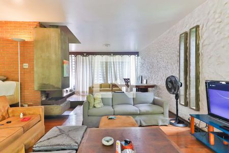 Sala de casa à venda com 8 quartos, 324m² em Butantã, São Paulo