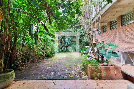 Sala de casa à venda com 8 quartos, 324m² em Butantã, São Paulo