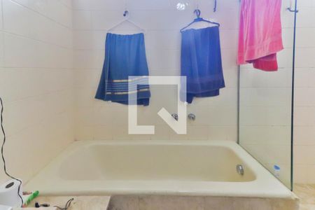 Banheiro da Suíte 1 de casa para alugar com 8 quartos, 324m² em Butantã, São Paulo