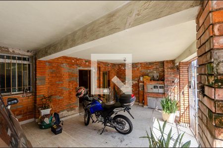 Garagem de casa à venda com 5 quartos, 185m² em Vila Portuguesa, São Paulo