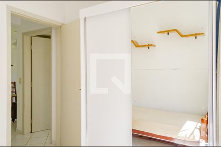 Quarto 02 de apartamento para alugar com 2 quartos, 43m² em Córrego Grande, Florianópolis