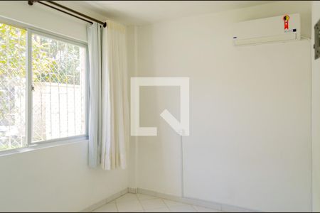 Quarto 01 de apartamento para alugar com 2 quartos, 43m² em Córrego Grande, Florianópolis