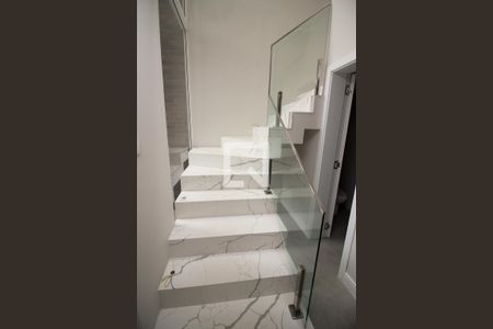 Escada de casa de condomínio à venda com 3 quartos, 209m² em Ipanema, Porto Alegre