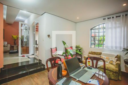 Sala de Estar de casa à venda com 4 quartos, 500m² em Vila da Saúde, São Paulo