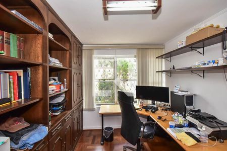 Escritório de casa à venda com 4 quartos, 300m² em Vila Inah, São Paulo