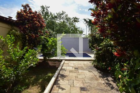 Jardim de casa à venda com 4 quartos, 300m² em Vila Inah, São Paulo