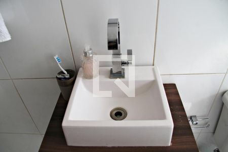 Banheiro Social de apartamento à venda com 2 quartos, 63m² em Parque Santo Antonio, Guarulhos