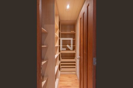 Suíte  2 de casa de condomínio para alugar com 5 quartos, 590m² em Cavalhada, Porto Alegre