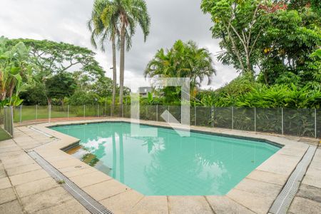 Piscina de casa de condomínio para alugar com 5 quartos, 590m² em Cavalhada, Porto Alegre