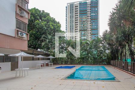 Área comum - Piscina do bloco de apartamento à venda com 3 quartos, 130m² em Barra da Tijuca, Rio de Janeiro