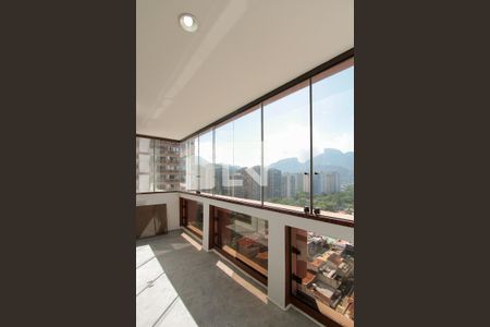 Varanda de apartamento à venda com 3 quartos, 130m² em Barra da Tijuca, Rio de Janeiro