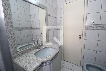 Banheiro da Suíte de casa para alugar com 4 quartos, 290m² em Martins, Uberlândia
