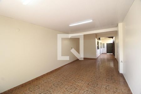 Garagem de casa para alugar com 4 quartos, 290m² em Martins, Uberlândia