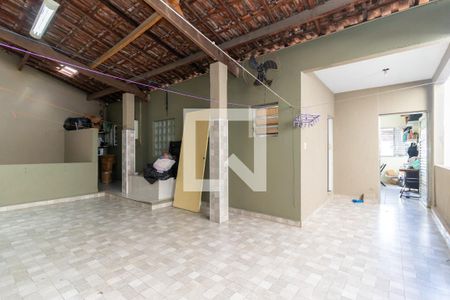 Área Externa de casa à venda com 3 quartos, 263m² em Vila Taquari, São Paulo