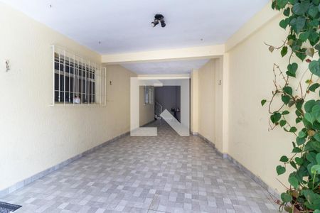Garagem de casa à venda com 3 quartos, 263m² em Vila Taquari, São Paulo