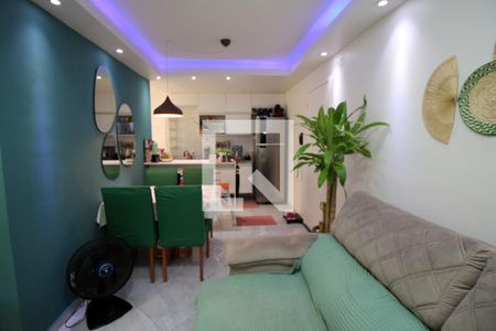 Sala de apartamento à venda com 2 quartos, 48m² em Parada de Lucas, Rio de Janeiro