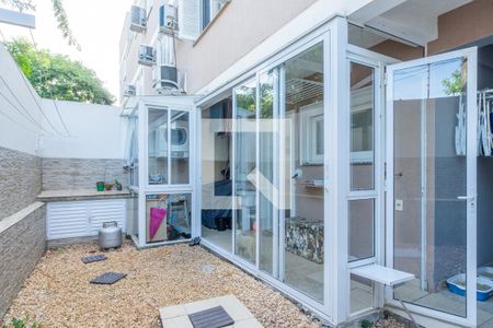 Quintal de casa de condomínio à venda com 3 quartos, 131m² em Tristeza, Porto Alegre