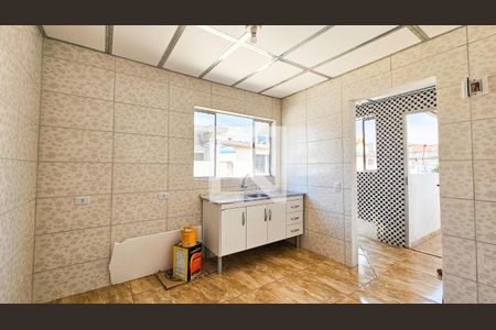 Cozinha de kitnet/studio para alugar com 1 quarto, 18m² em Jardim Nizia, São Paulo