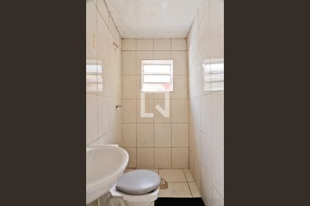 Banheiro de casa para alugar com 1 quarto, 80m² em Parque Peruche, São Paulo